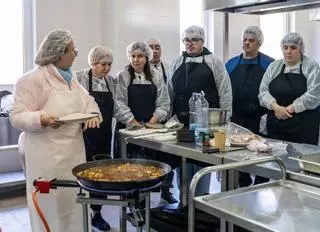 Cociña, repostería, empratado... Boiro afonda na formación de profesionais para a hostalería