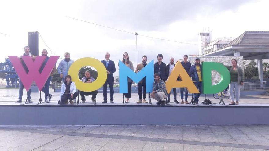 Foto de familia de los artistas invitados, organizadores y autoridades.