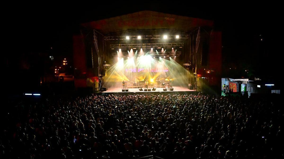 Los Planetas en el concierto de Viveros.