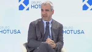 El sector aeri preveu fusions i la lenta adaptació dels avions a les exigències mediambientals