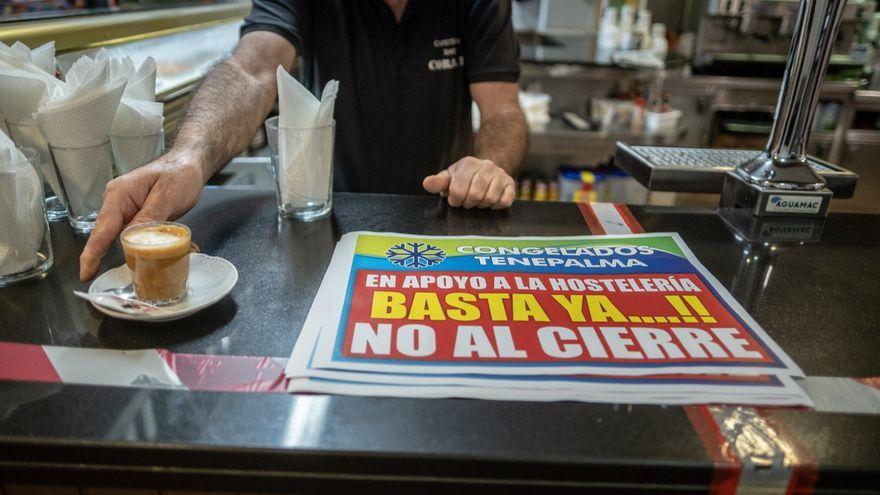 Interior de una cafetería cerrado debido al aumento de casos de Covid en Tenerife.