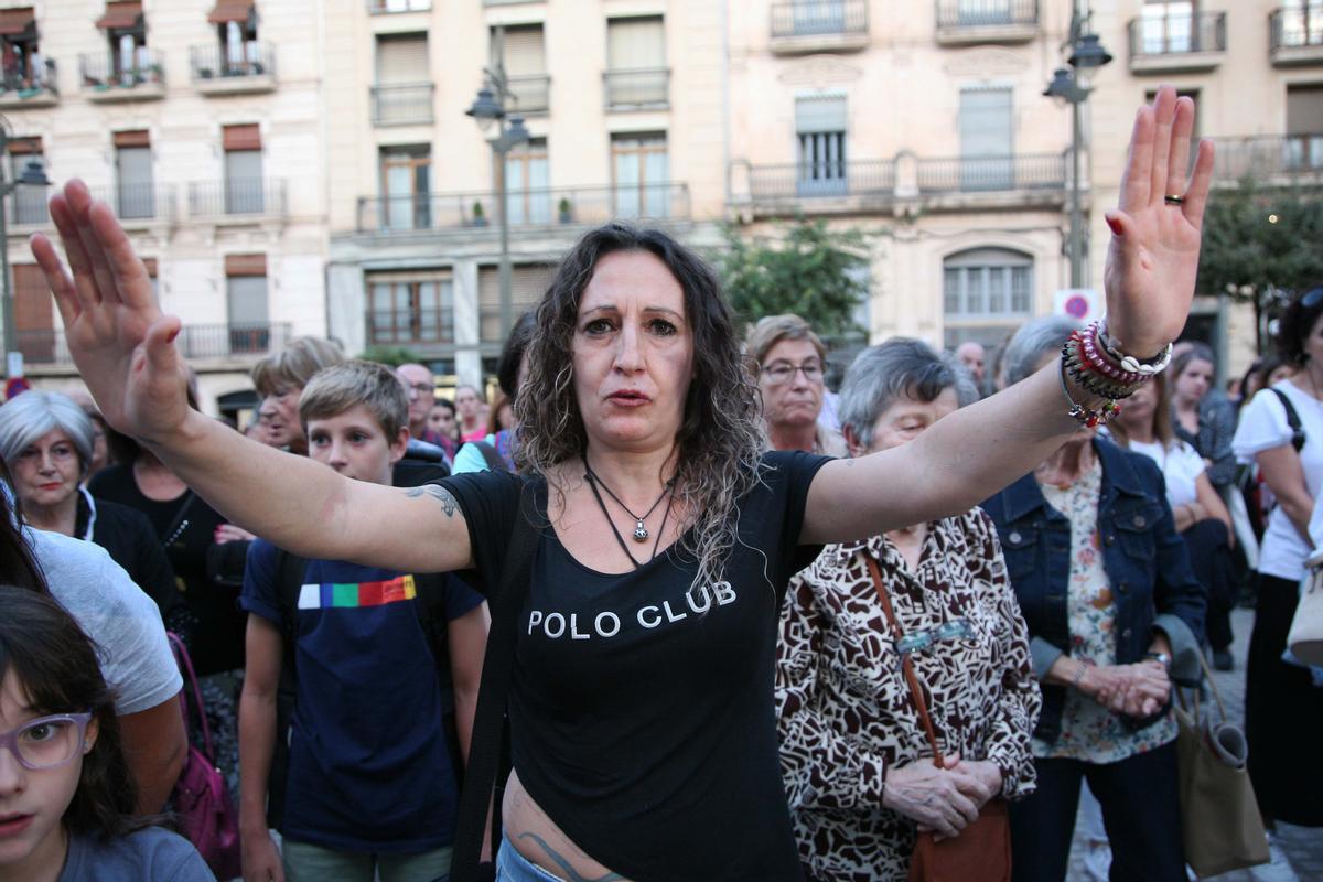 Rabia y dolor en la concentración contra la violencia de género en Alcoy