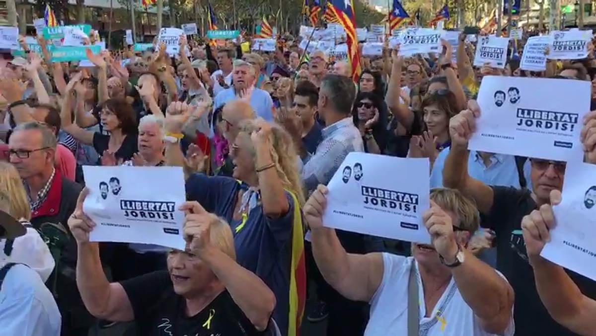 La manifestació en suport a Jordi Sànchez i Jordi Cuixart, el 21 d’octubre a Barcelona.