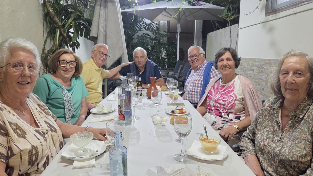 Pandilla de los años 60 de Playa América-
