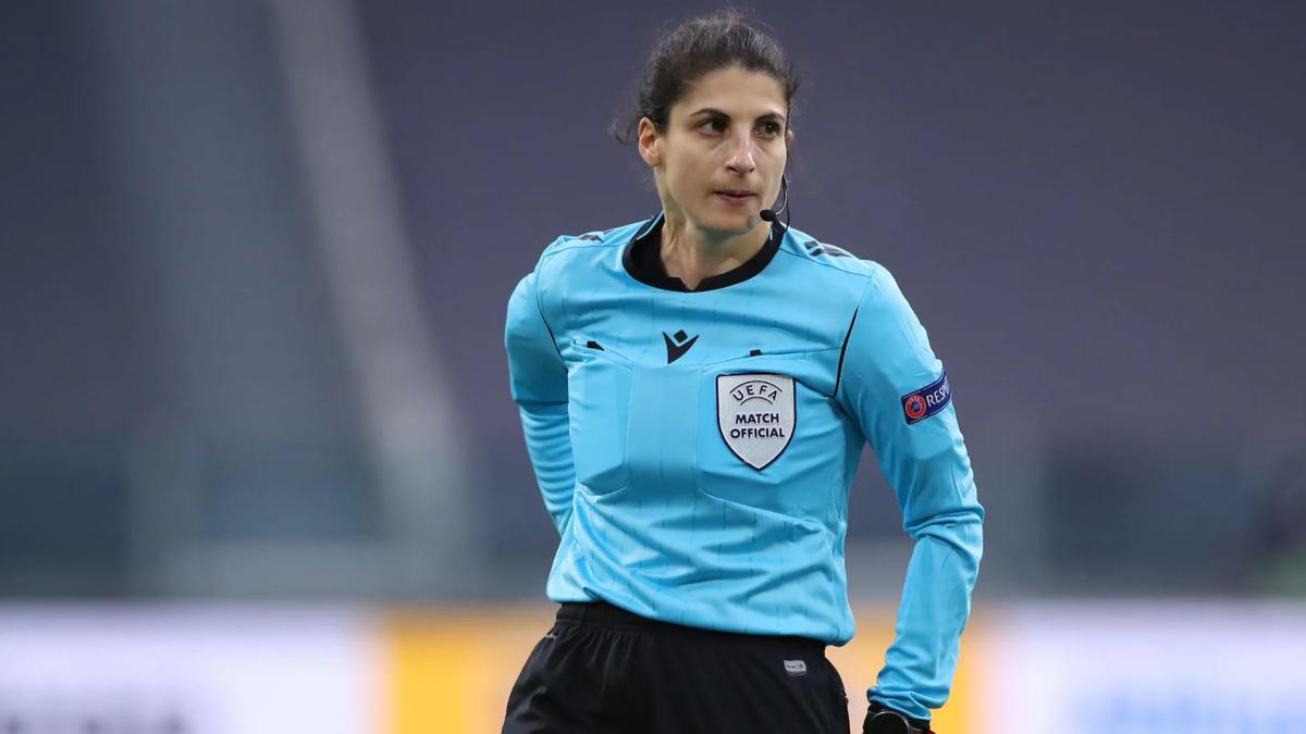 Riem Hussein dirigirá el partido entre el Chelsea FC y el FC Barcelona