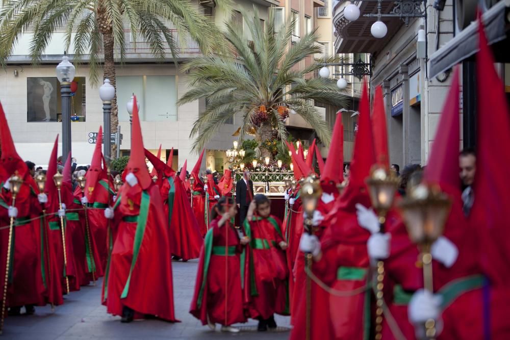Elche encuentra en sus procesiones de Semana Santa un importante reclamo turístico y la unión de tradiciones centenarias