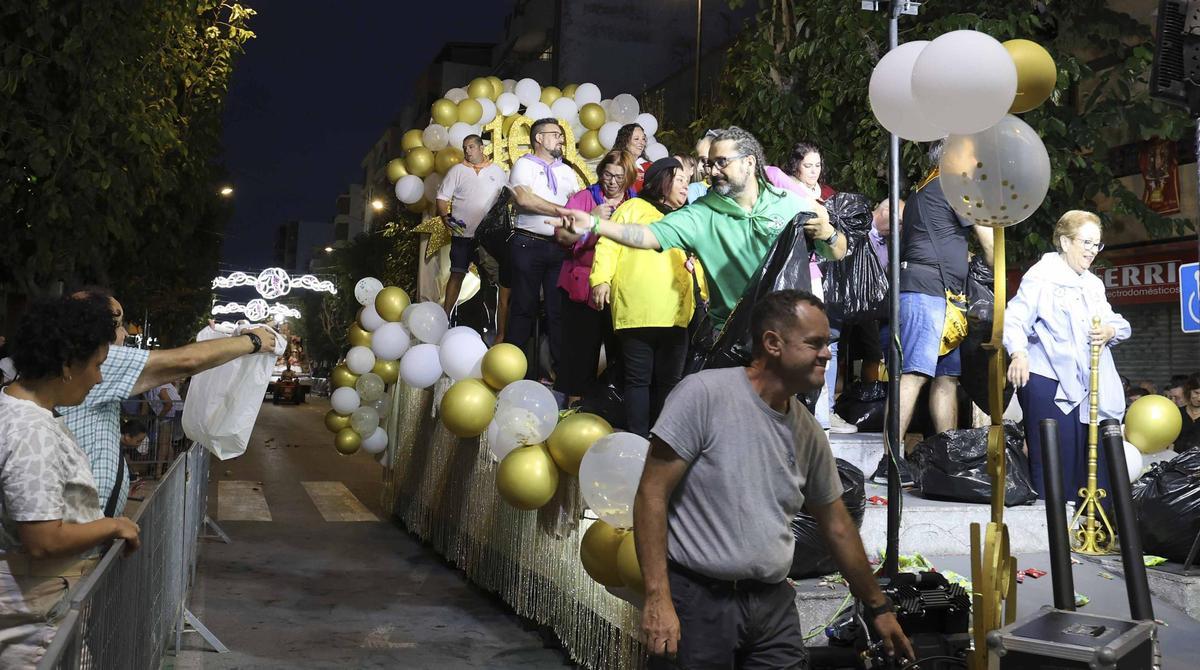 Por cien años más de carrozas en Sant Joan