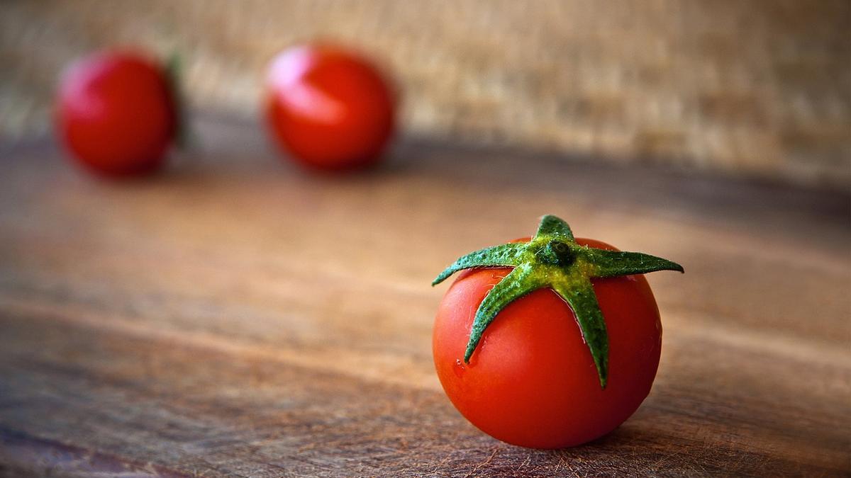 Foto de archivo de un tomate