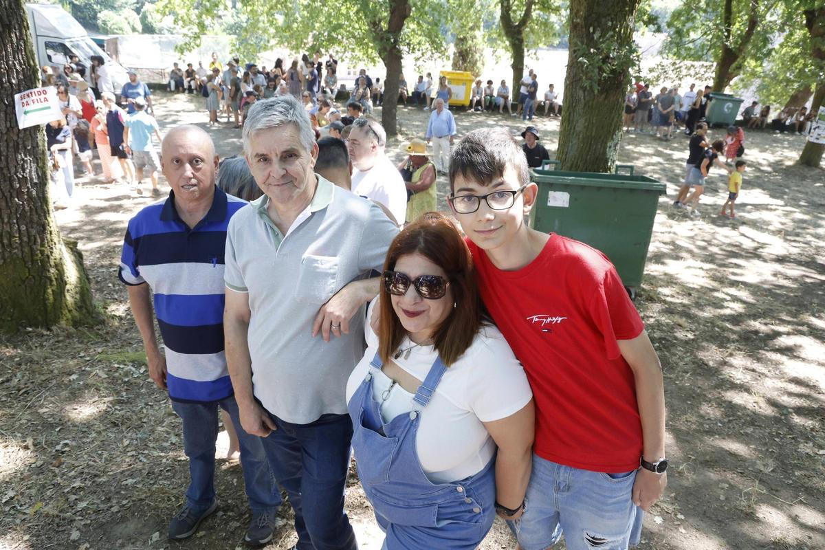 José Manuel, Enrique, Sonia e Iago, llegados desde Sigüeiro.