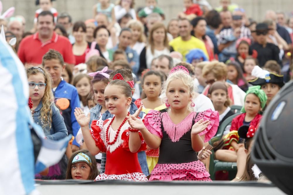 Asistentes al carnaval para niños de Luanco