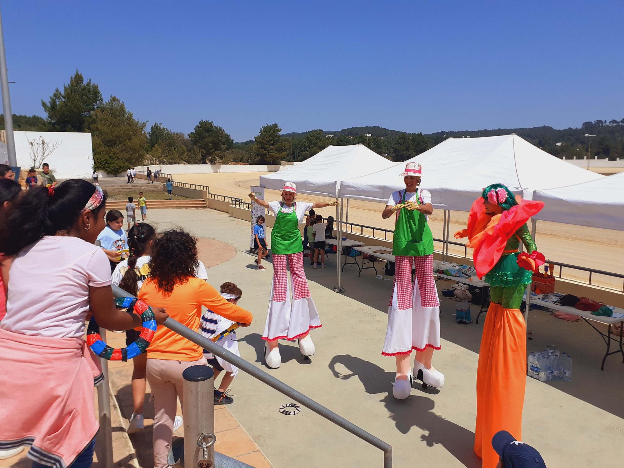 Pequeños maestros del reciclaje en Ibiza