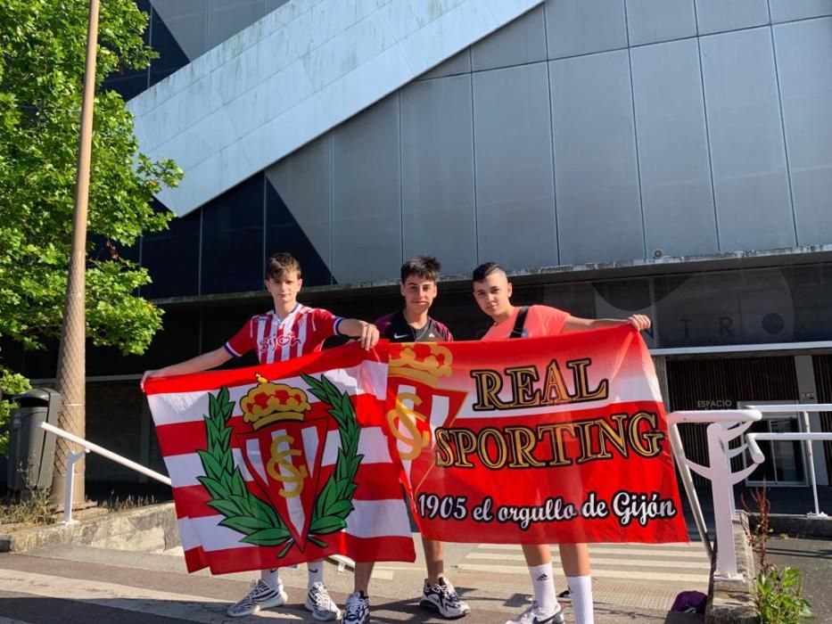 Fútbol: Así vivió la afición del Sporting el derbi de las mascarillas