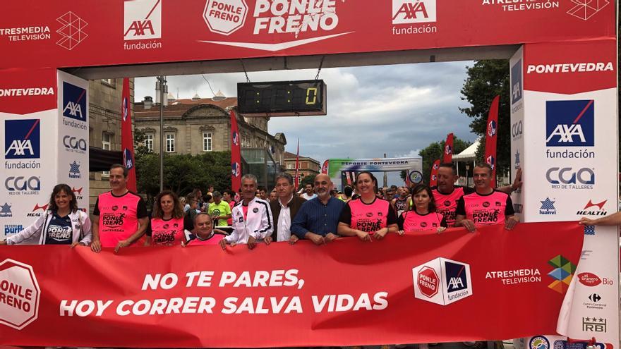 Cabecera de la carrera en la Avenida de Montero Ríos antes de efectuarse la primera salida en Pontevedra.