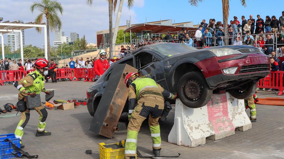 Losa Bomberos aterrizarán en Torrent este domingo.