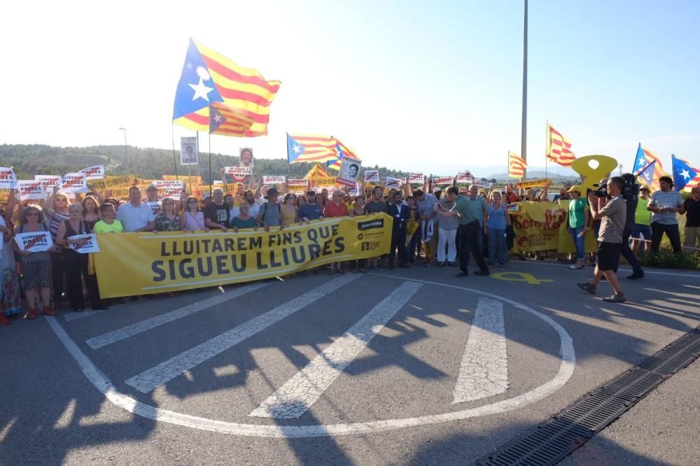 Concentració a la presó de Figueres en suport als independentistes presos