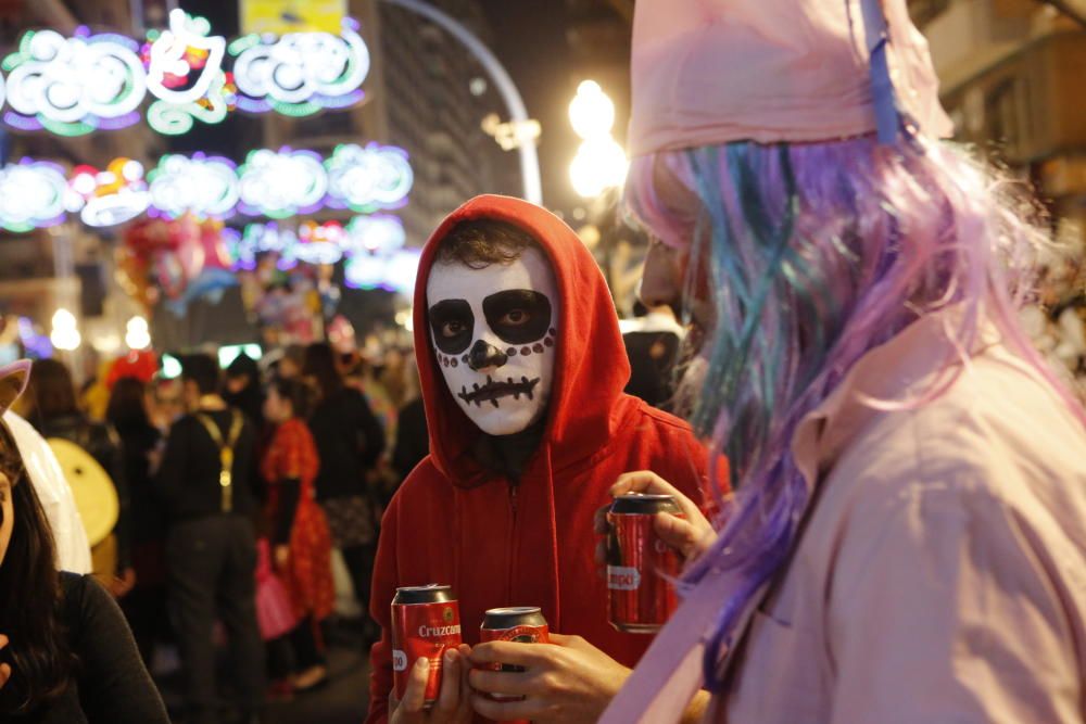 La Rambla de Alicante se llena de disfraces por el Carnaval 2019