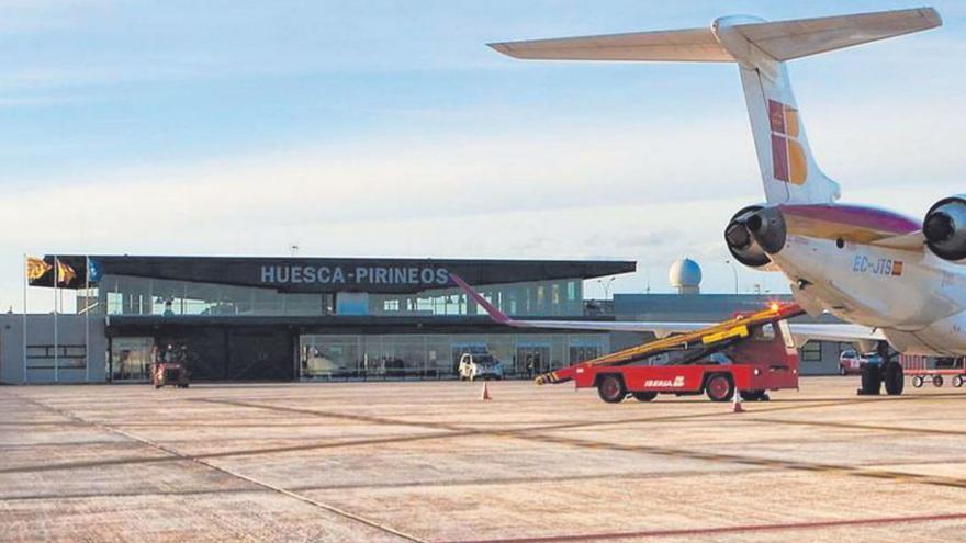 Aeropuerto de Huesca-Pirineos. | SERVICIO ESPECIAL