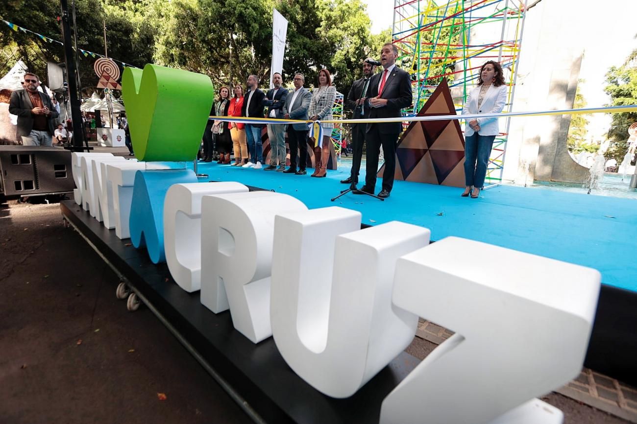 Inauguración de la exposición de flores, plantas y artesanía de las Fiestas de Mayo