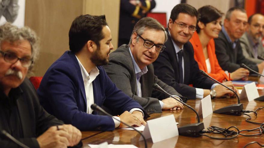 Representants dels partits que han participat en la reunió d&#039;aquest dimecres al Congrés.