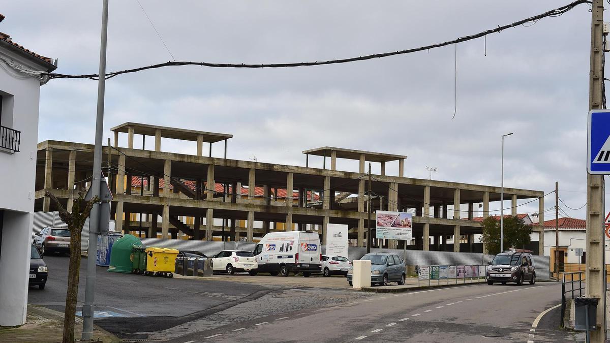 La residencia de mayores de Malpartida de Plasencia, sin finalizar.