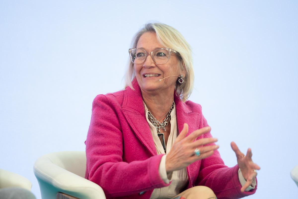Carmen Tovar en la mesa redonda "La Mujer en la política y la empresa"