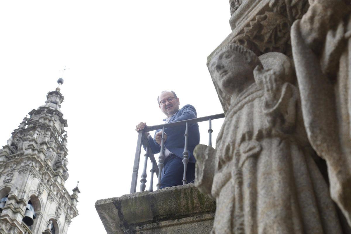 Antonio López, nun dos balcóns do Pazo de San Xerome