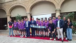 Los infantiles del BM Zamora 12 Frailes, recibidos con honores en la Diputación