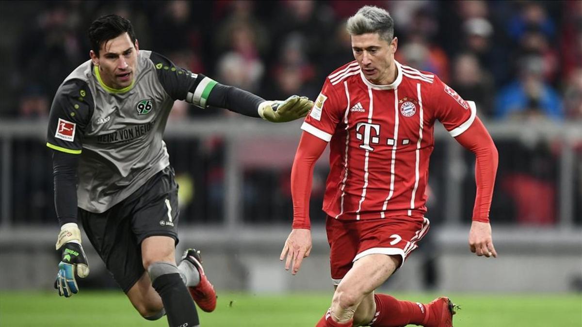 Lewandowski en acción durante el juego ante el Hannover