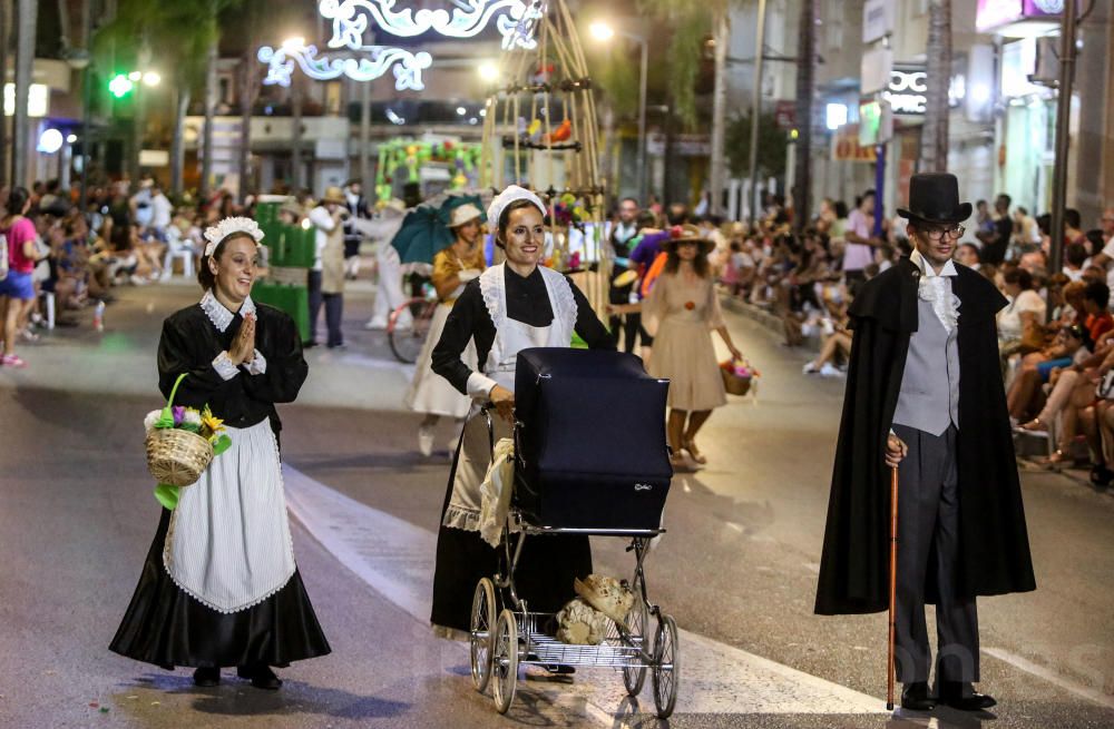 El municipio celebró su llamativa Gran Cabalgata de Disfraces dentro de los actos de las Fiestas de Agosto en honor a la Virgen de la Asunción