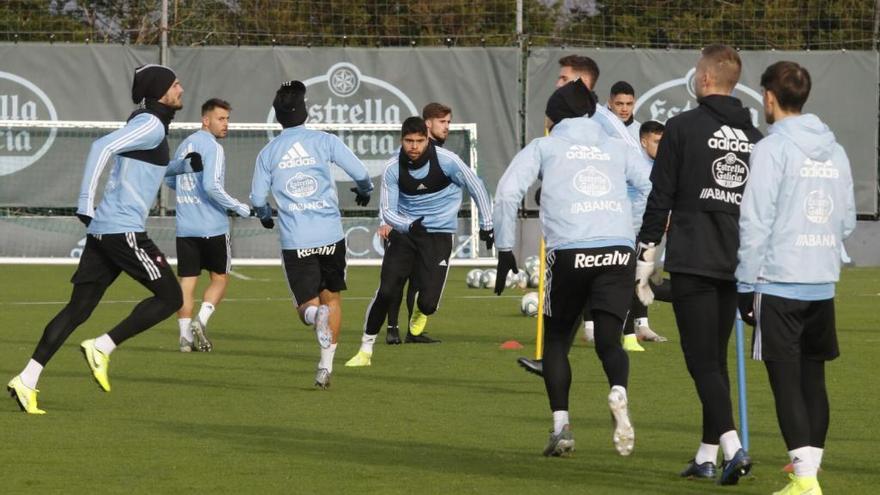 Araujo de vuelta en el entrenamiento de hoy en A Madroa. // Alba Villar