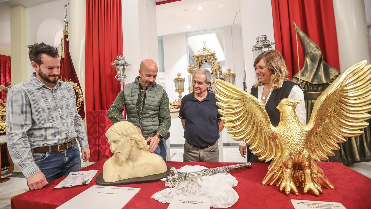 Antonio Sánchez, Vicente José Vázquez, Pepe Sáez Sironi y Mar Ezcurra, en la presentación de la exposición