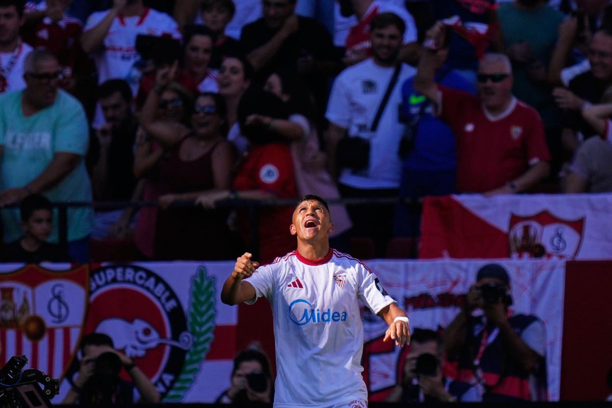 Alexis Sánchez celebrando su gol ante el Barça