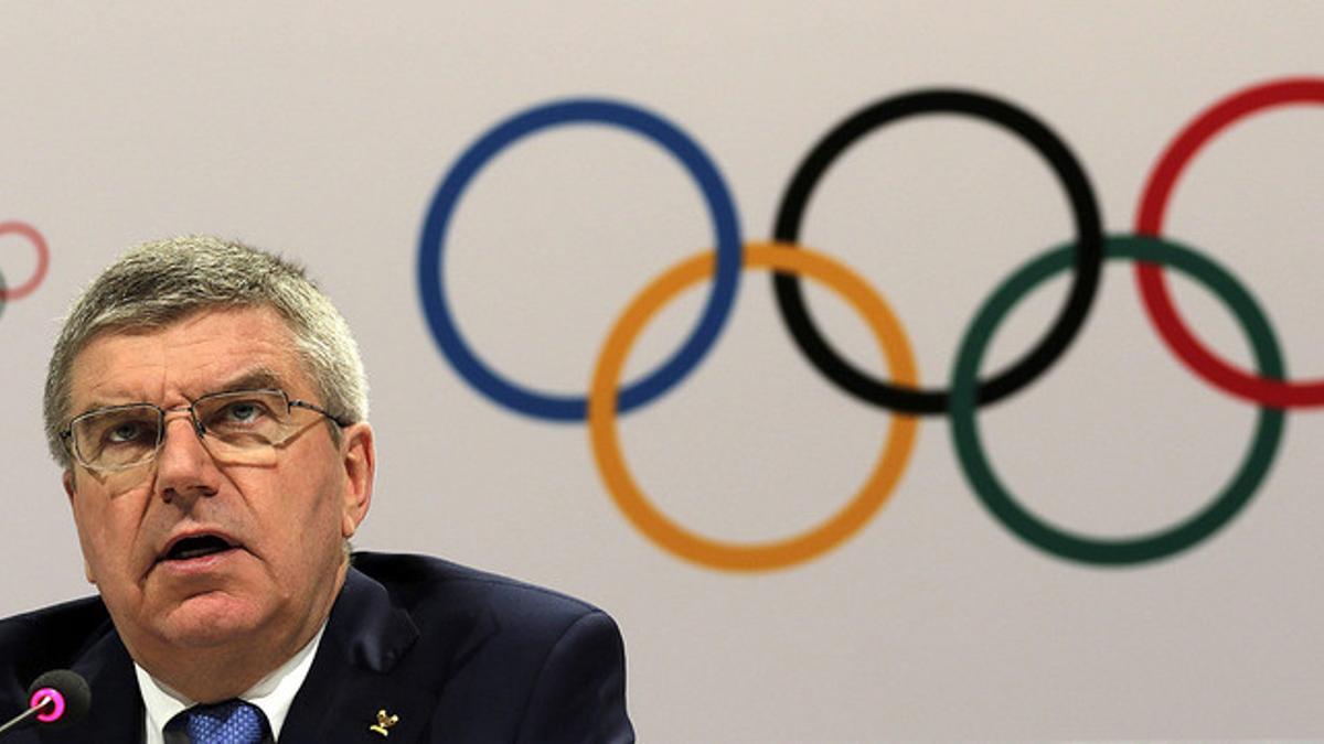 El presidente del COI, Thomas Bach, durante una rueda de prensa en Kuala Lumpur, escenario de la reunión del organismo