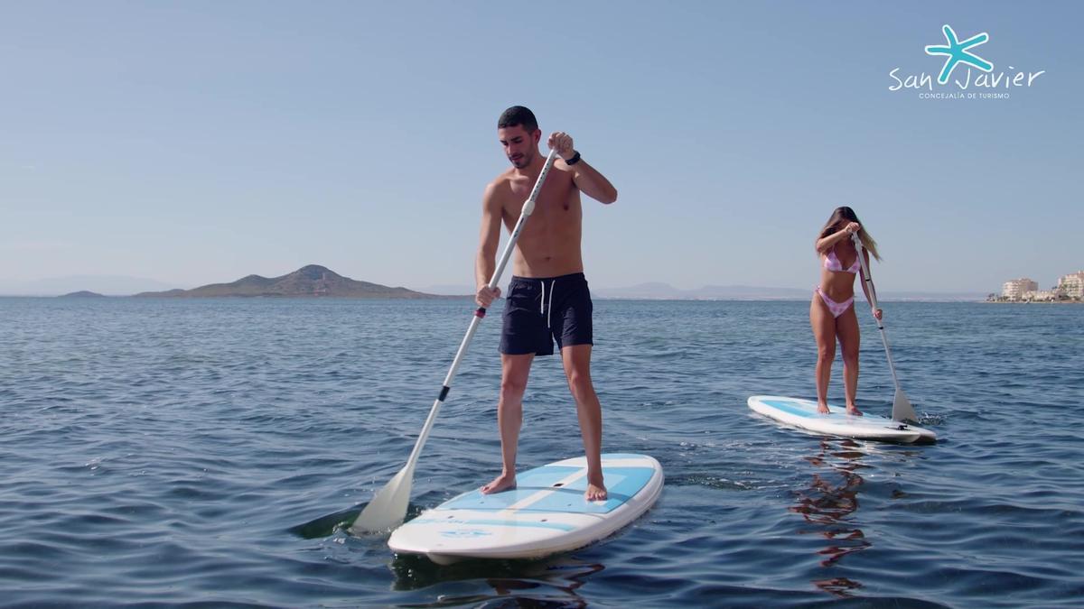 El Mar Menor es el entorno perfecto para la práctica de vela, piragüismo, kitesurf y windsurf.