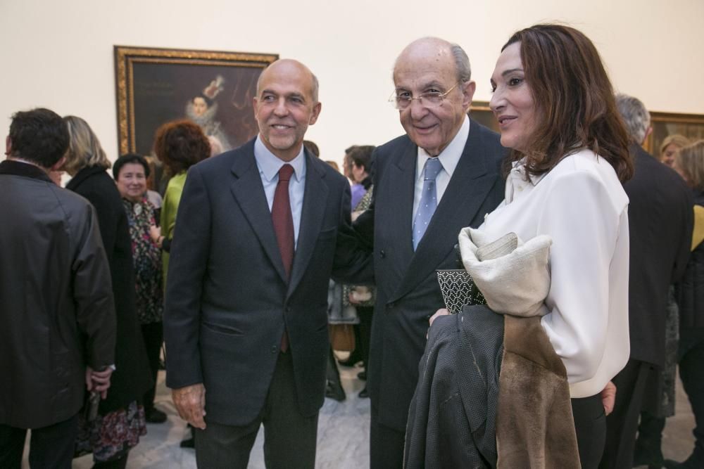 Plácido Arango acude junto a Javier Fernández a la inauguración de su exposición en el Bellas Artes