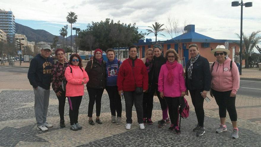 Pacientes del Costa del Sol, durante una caminata.