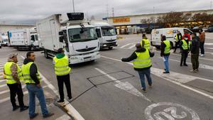 Els transportistes es reuneixen aquest dilluns amb el Govern central després d’una setmana d’aturada