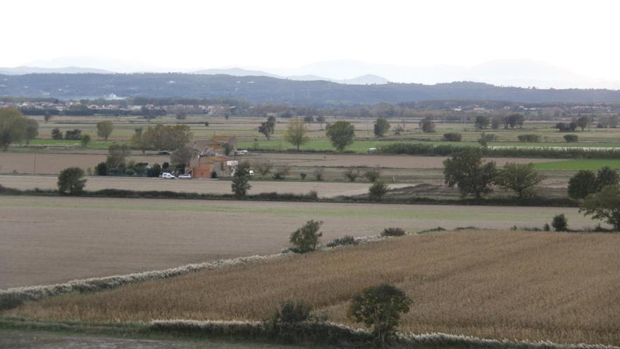 La parcel·la on han projectat un camp de vol a Bellcaire d&#039;Empordà