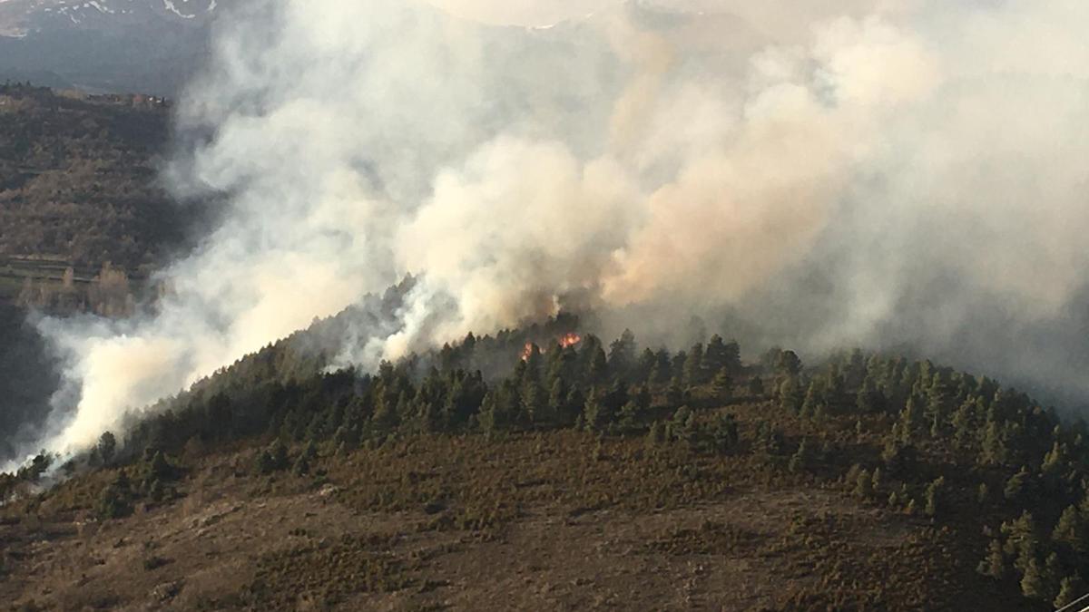 Imatge d'arxiu d'un incendi forestal a Prullans