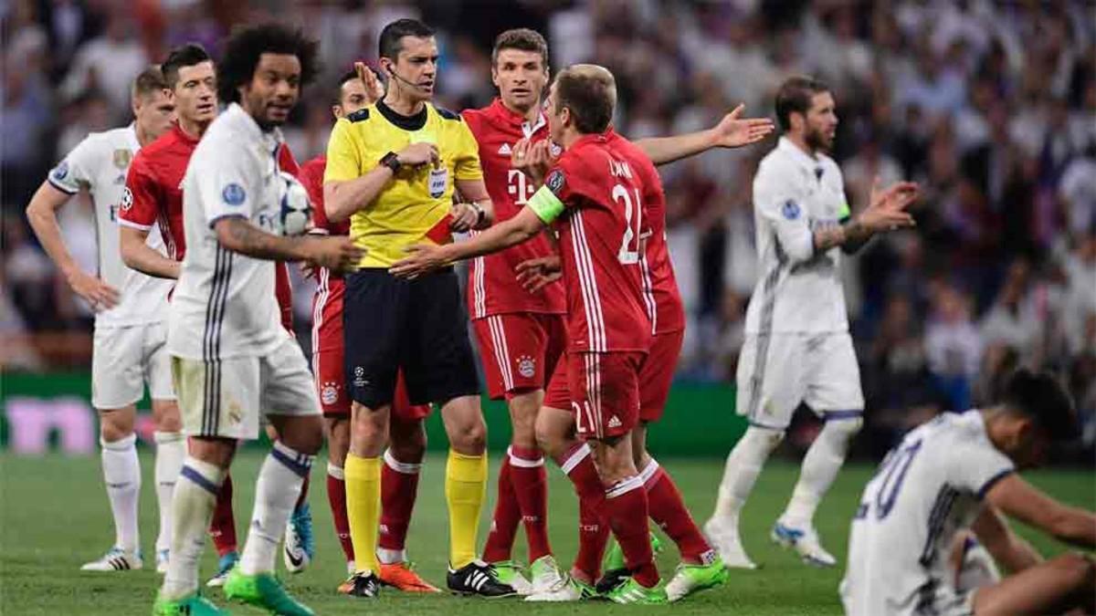Los jugadores del Bayern se quejaron al árbitro
