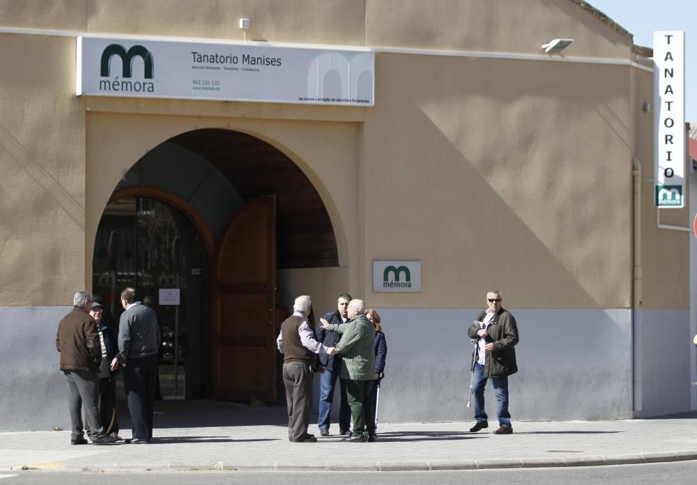 Políticos valencianos visitan la capilla ardiente de Antoni Asunción