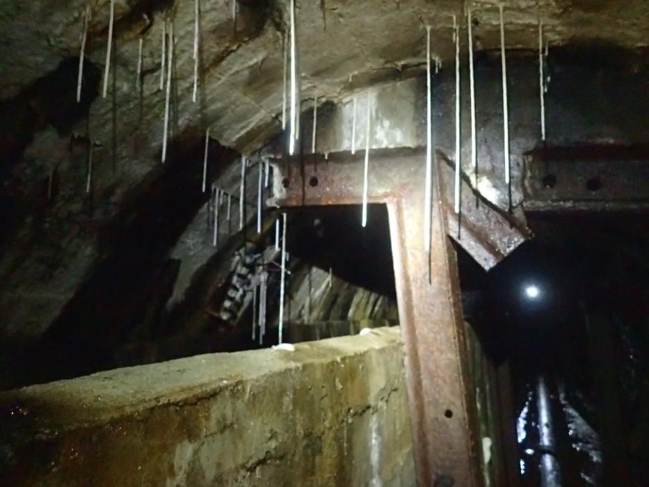 El túnel de A Pasaxe, un surtidor de agua bajo Valladares