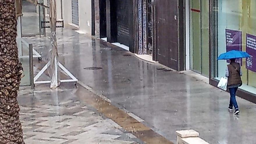 Más razones para no salir de casa: llueve en Elche