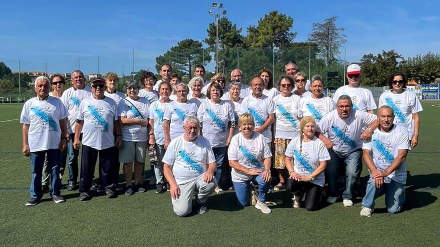 Equipo de la tercera edad de Sanxenxo que participó en estas olimpiadas.