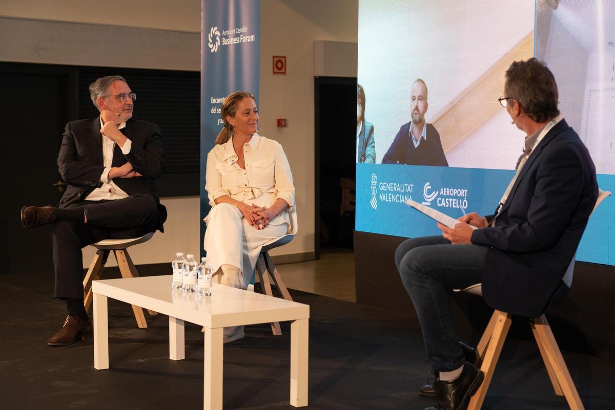 Un momento de la mesa sobre el papel de las instituciones en la conectividad.