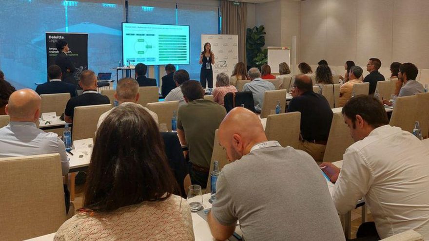 Asistentes a la jornada que organizó Ceaga sobre «resiliencia».