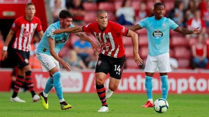 Oriol Romeu, en un amistoso contra el Celta. // Andrew Couldridge