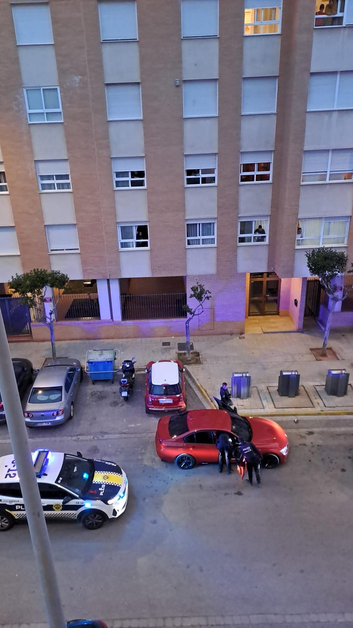 Los agentes de Policía Local inmovilizaron el vehículo del detenido.