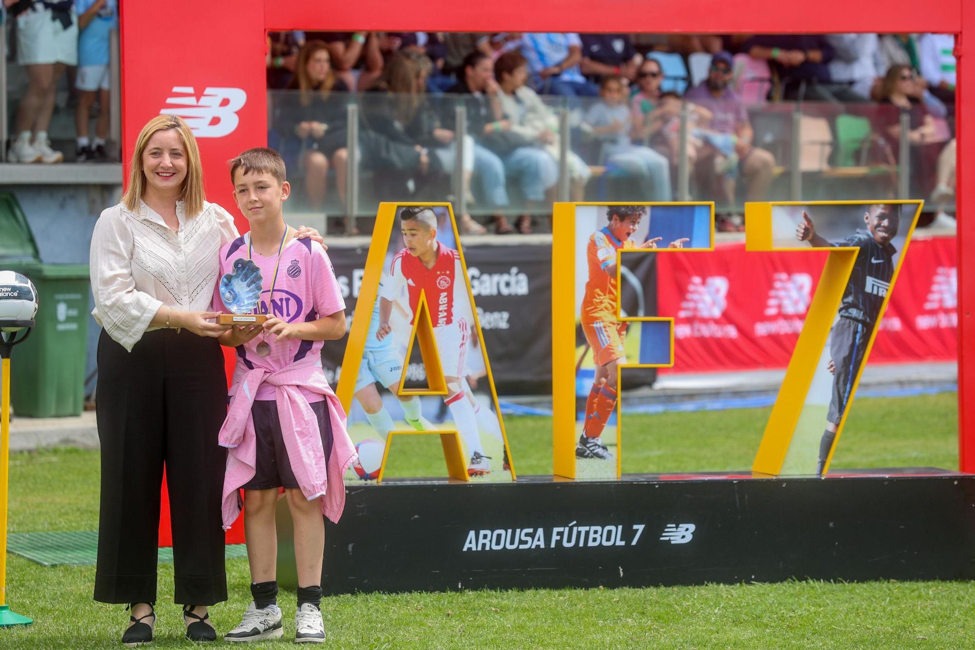 El Porto se lleva el primer título de Arousa Fútbol 7 a Portugal