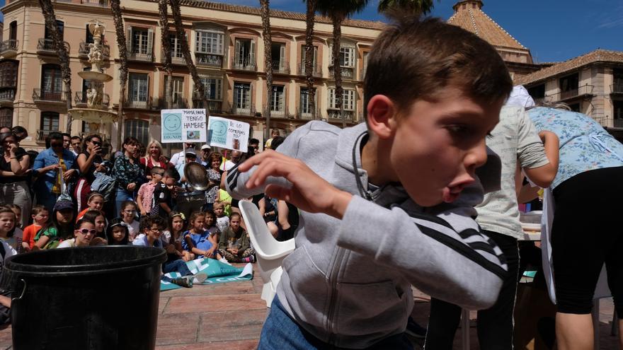 Las protestas por la mala calidad de la comida en los colegios llega a las calles del Centro